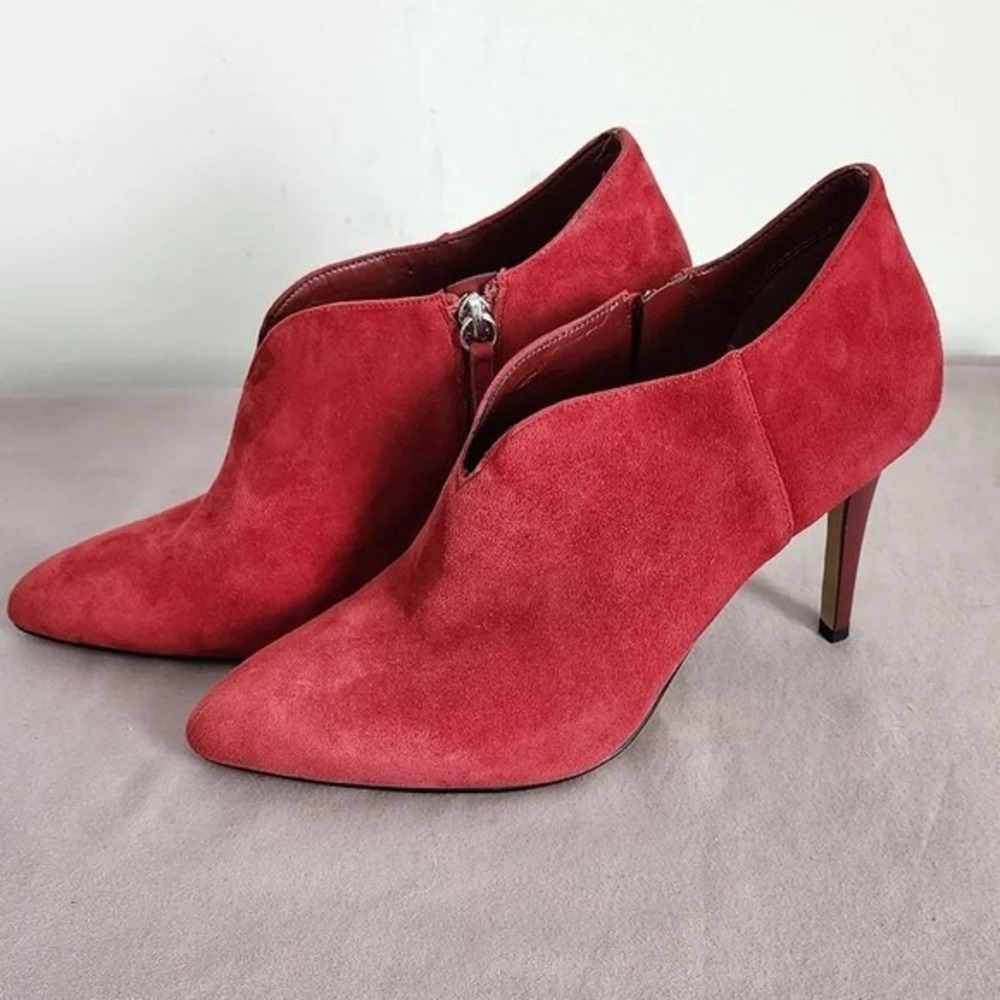 White House Black Market Suede Ankle Boots Booties Pointed Toe Red 9.5M - Picture 4 of 10